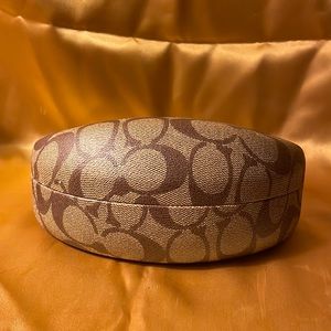 Coach glasses/Sunglasses hard clamshell Case tan with brown C